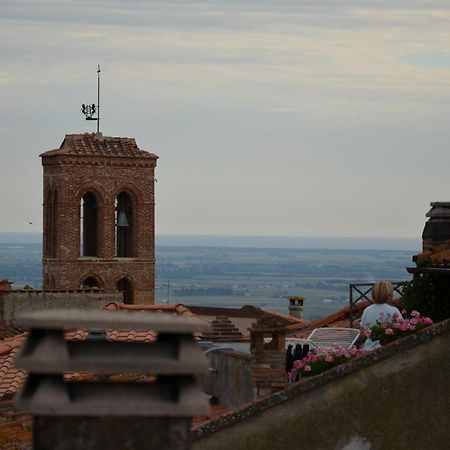 Апартаменти La Divina Dimora Il Castello Degli Spiriti Magni Montepescali Номер фото