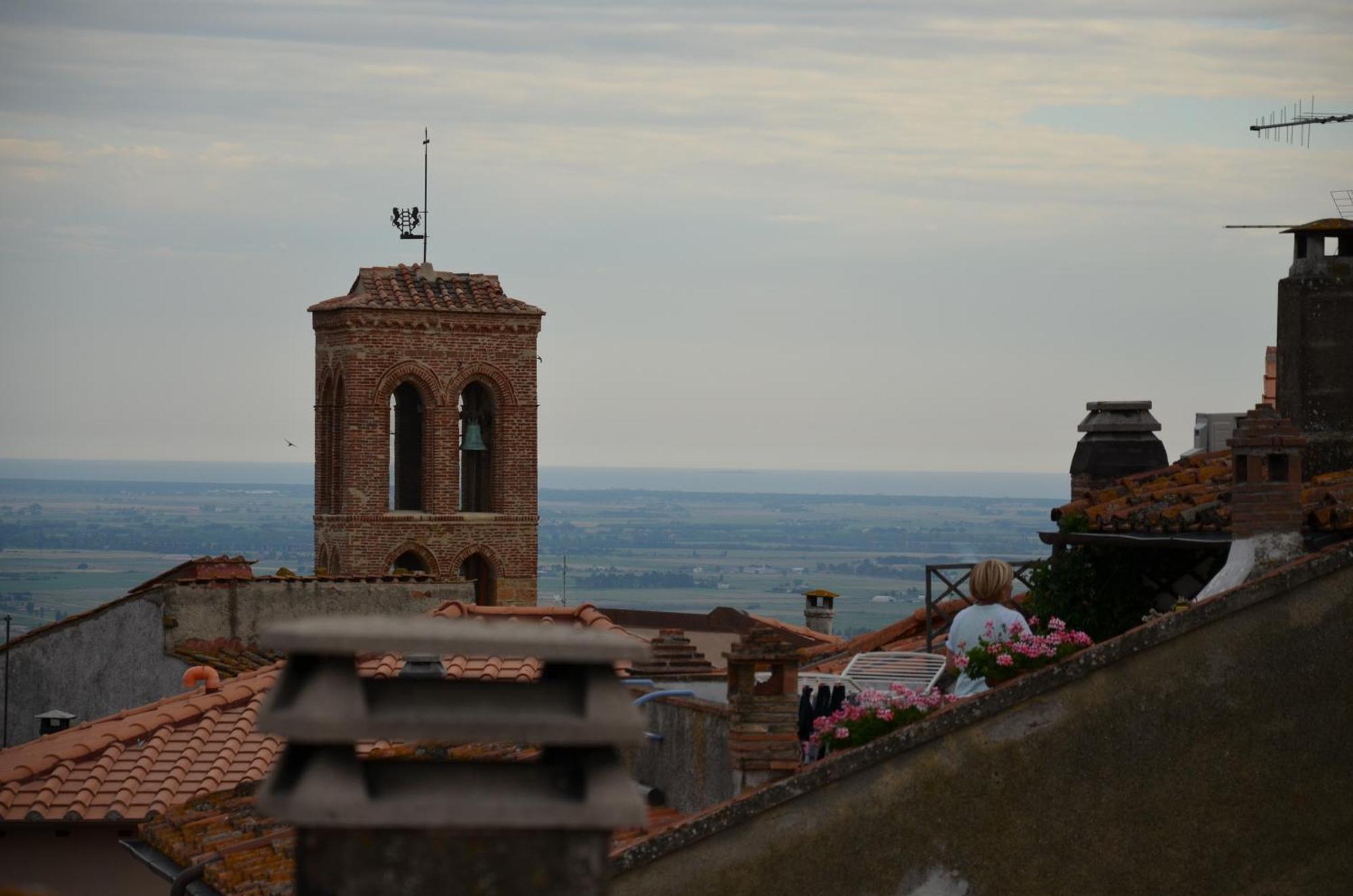Апартаменти La Divina Dimora Il Castello Degli Spiriti Magni Montepescali Номер фото