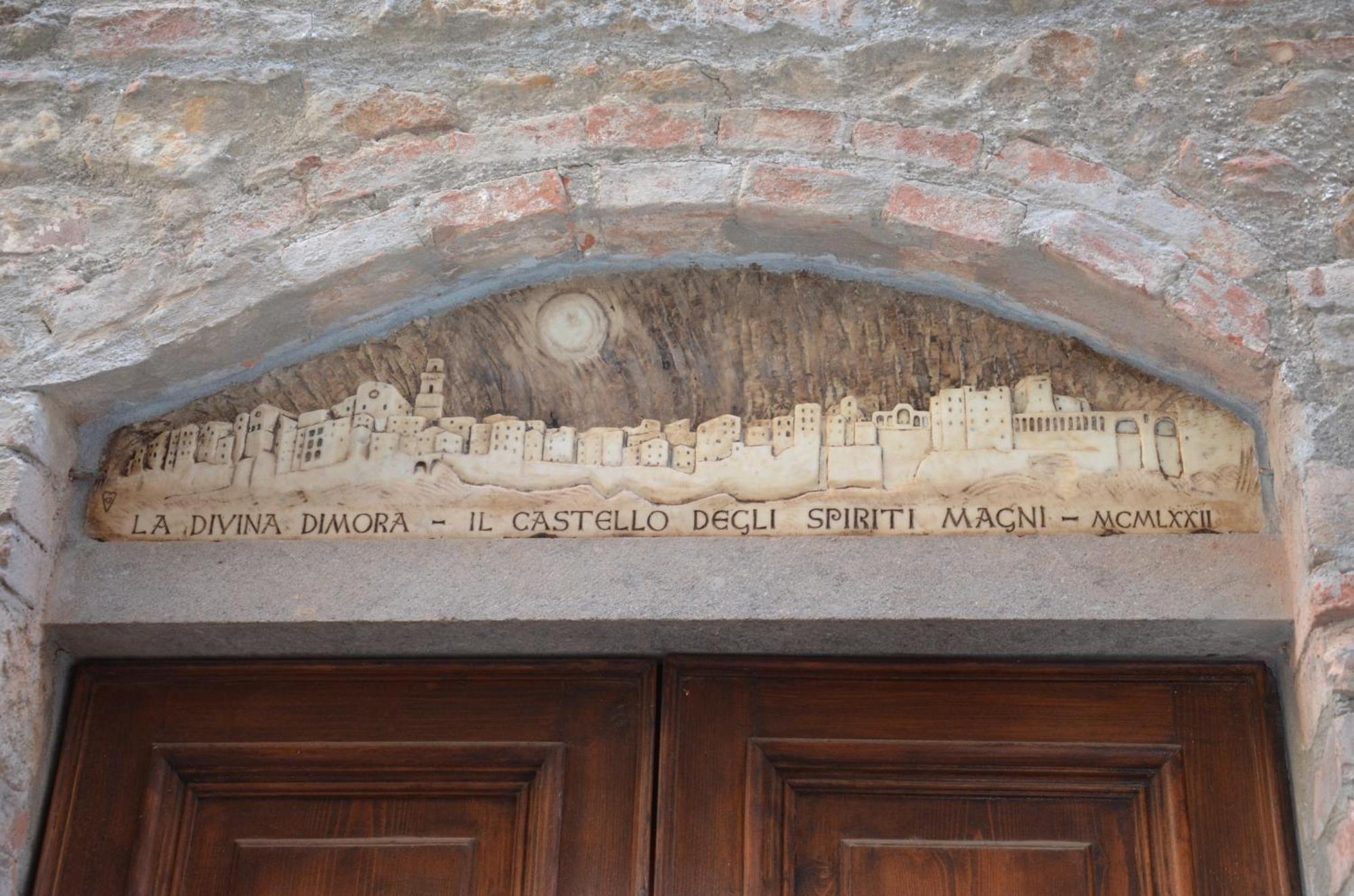 Апартаменти La Divina Dimora Il Castello Degli Spiriti Magni Montepescali Номер фото